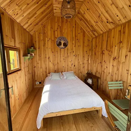 Les Au Revers Du Noitel بيت خشبي